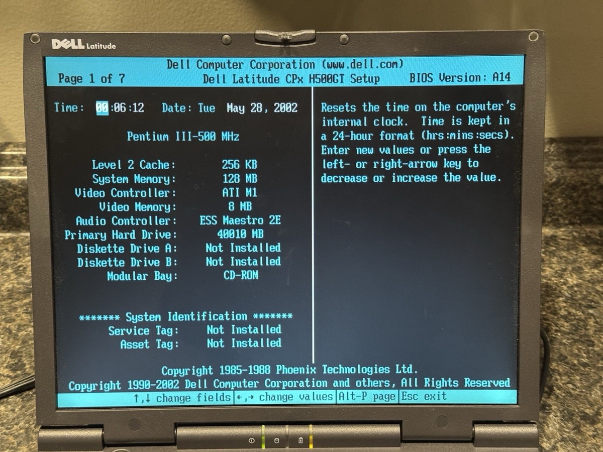 Dell Latitude CPx-H Laptop Intel Pentium 3 500MHz 128mb RAM 40gb