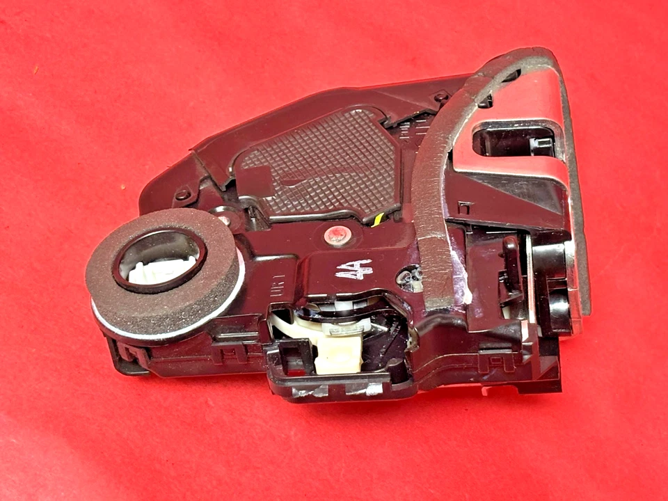 Cerradura puerta derecha DLA922 para 10-15 Lexus RX350 RX450H Foto 3 de 4