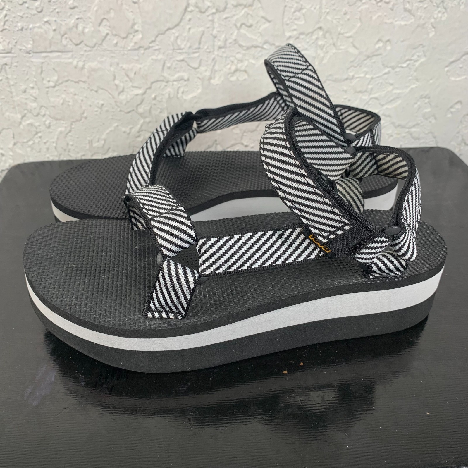 Teva Platform Sandals Womens Size 10 Black White Universal Flatform 1085