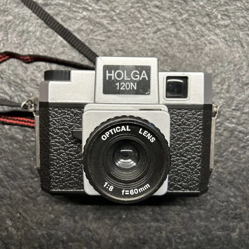 Holga 120N Plastic Camera Black Pre-owned 