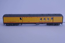 Walthers HO 920-17510 - Proto - 70' Heavyweight Baggage Car "Union Pacific"