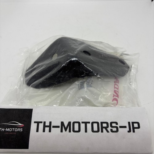 HONDA Genuine CIVIC FD2 Rear LH Stabilizer Bracket 52318-SVB-A02 - Picture 1 of 4