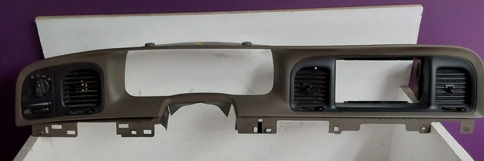 Mercury Grand Marquis 2003 velocímetro radio bisel (P4370) Foto 2 de 4