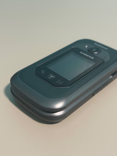 Sunbeam F1 Pro Redwood - Rugged Classic Flip Phone/Dumbphone - Zdjęcie 6 z 13