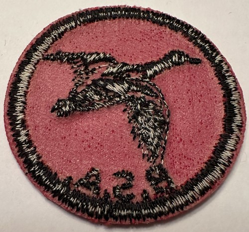 PATROL MEDALLION S-5 DUCK RED TWILL RED RUBBER BACK 1969-71 - Picture 2 of 2