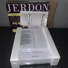 JERDON Tri Fold Lighted Makeup Mirror - White JGL9W (4 Light Setting)