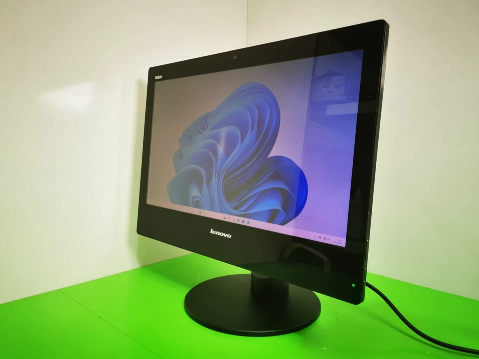 ThinkCentre AIO E93z 21" i3 AIO , 4GB RAM, 1TB HDD - Windows 11 - MINOR DEFECTS - Image 3 of 4