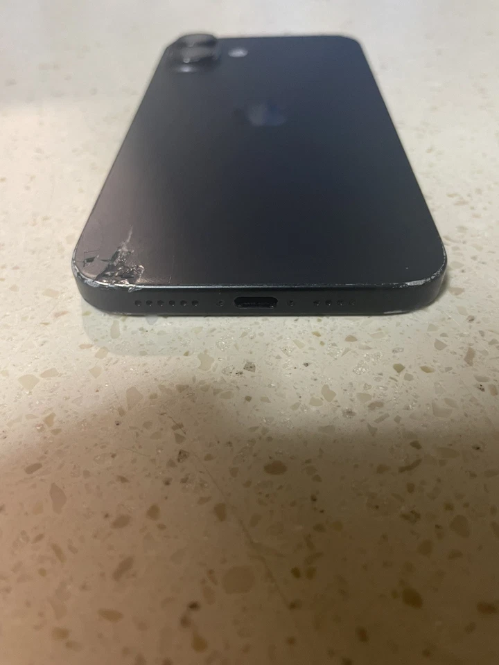 Apple iPhone 16 Plus 128 GB Negro - Red bloqueada Att o Cricket dañado Foto 4 de 4