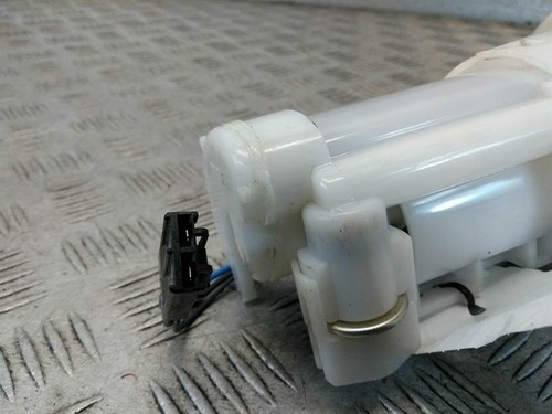 Triumph SPEED TRIPLE 1050 RS (2018>) Fuel Pump - Picture 4 of 5