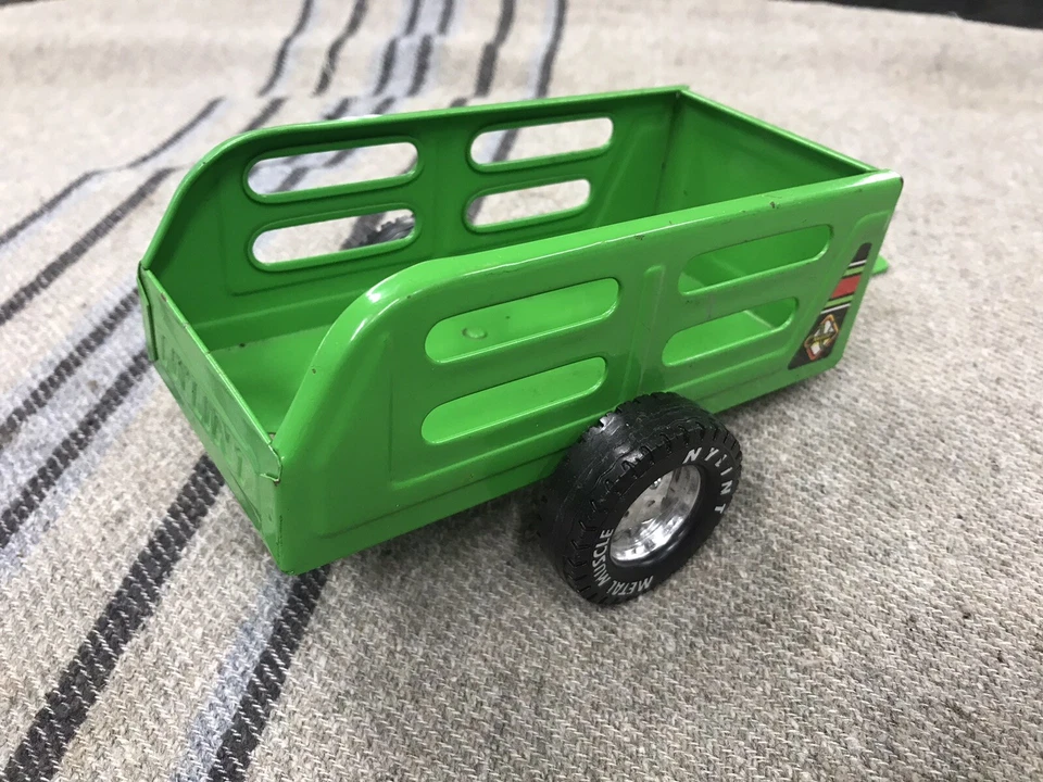 Vintage Nylint Metal Pressed Steel Utility Trailer Green Horse Wagon Toy Truck - Image 2 of 4