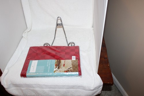 Ruby Red 60 x 102 Oblong NIP Microfiber Tablecloth, home classics - Picture 4 of 5