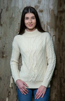 Women s Turtleneck Cable Knit Sweater, Natural