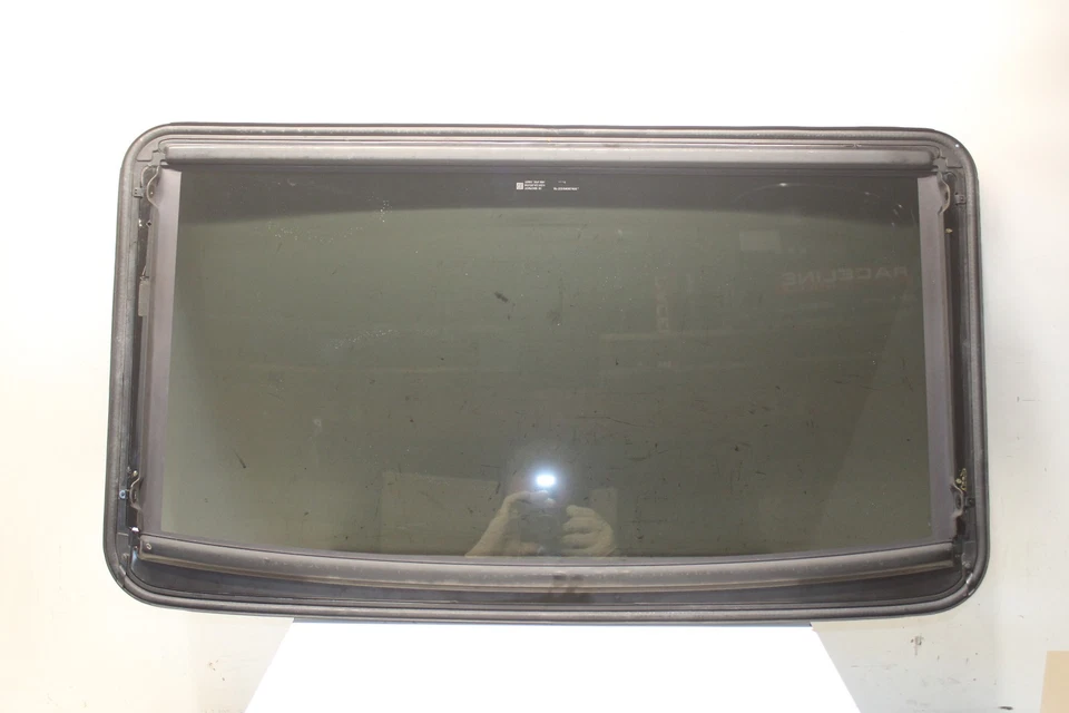 2003-2007 HUMMER H2 6.0 SUNROOF WINDOW GLASS OEM - Image 4 of 4