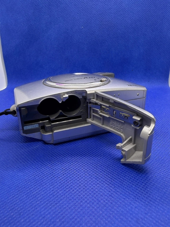 Fujifilm Finepix A201 Digital Camera 2.0MP Silver, photo 2 of 5