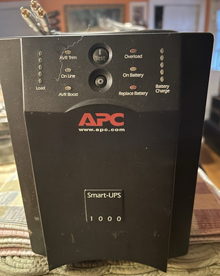 APC Smart-UPS 1000 SMT1000 Uninterruptible Power Supply w/Cable & Plug in NICE!