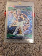 2024 Panini Prizm Football JJ McCarthy #18 Fireworks Green Prizm Rookie Card