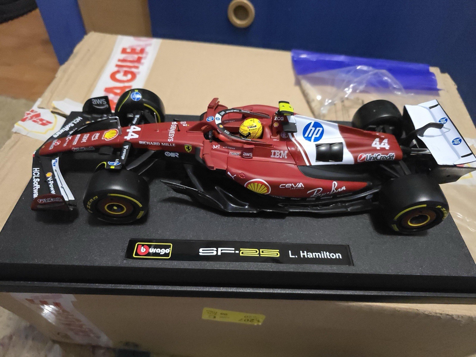 BBURAGO 1/18 – FERRARI SF-25 –Lewis Hamilton Diecast