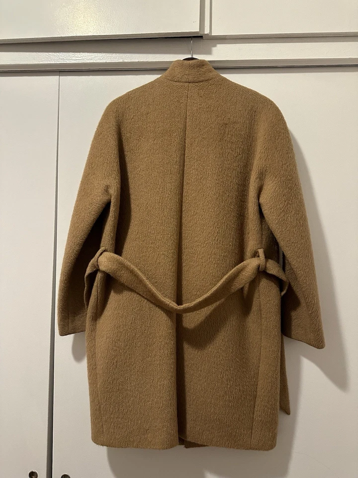 Abrigo para mujer Martin Grant Paris lana virgen alpaca con cinturón Foto 2 de 4