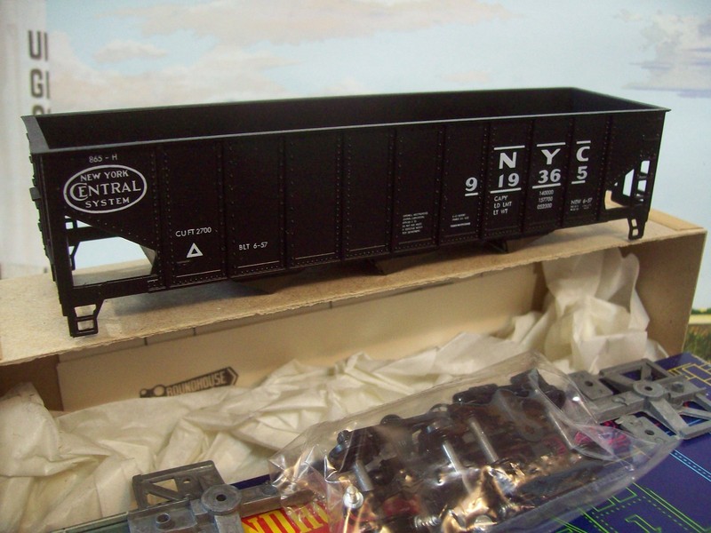 HO NEW YORK CENTRAL Roundhouse 40' 3 Bay Ribside Hopper #919365