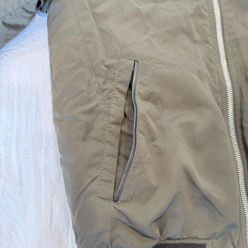 ZARA MAN MENS GREEN BOMBER JACKET ZIPPERED BUTTON SIZE MENS MEDIUM - Image 3 of 4