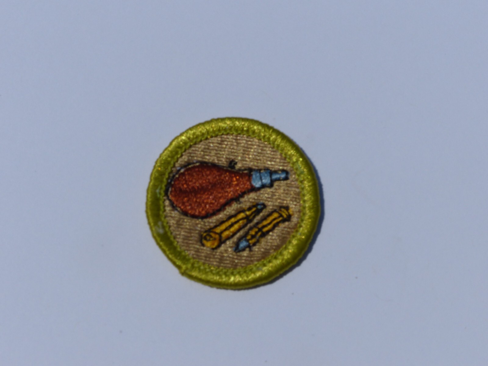 Used 1990's Vintage Rifle Shooting Merit Badge Boy Scout BSA Plastic
