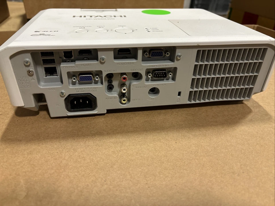 Hitachi CP-WX30LWN Projector WXGA 3LCD 3,000 Lumens - Image 3 of 3