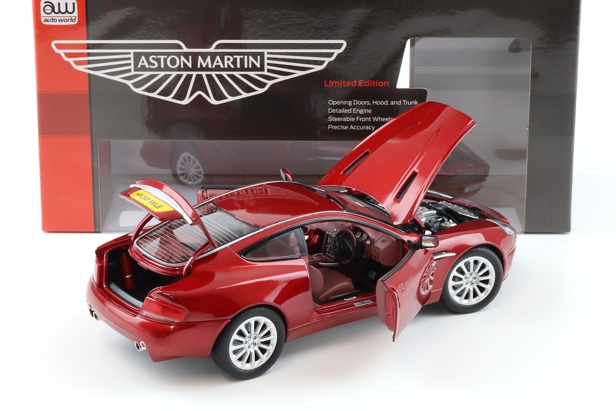 AUTOart Aston Martin Vanquish 赤 1/18 2005 Aston Martin V12 Vanquish 1:18-Scale Diecast Car With A