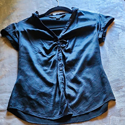 Express Design Studio Black Silk V-Neck Short Sleeve Button Front Ruffle XS