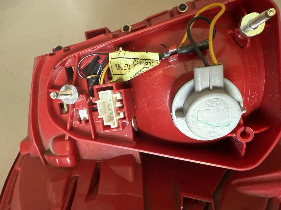 2013-2016 MERCEDES GL GL350 GL450 X166 REAR RIGHT SIDE OUTER TAILLIGHT OEM - Image 2 of 4