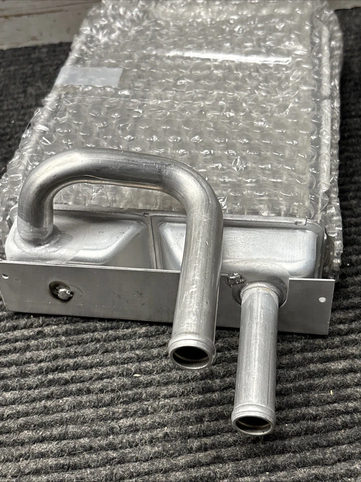 Núcleo de calefacción de climatización Agility Auto Parts 9010111 para Jeep-CJ5, CJ6, CJ7 1969-1977 Foto 3 de 4