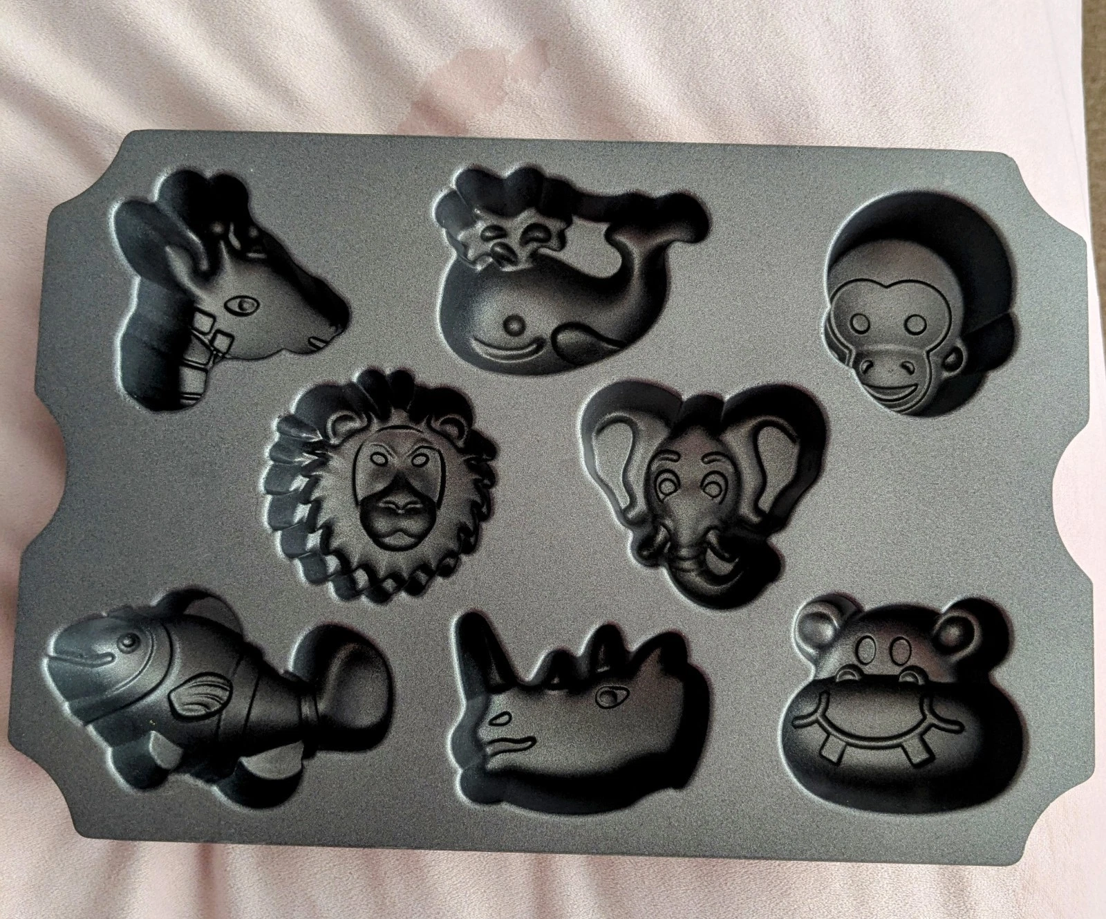 Nordic Ware Zoo Animals Pan