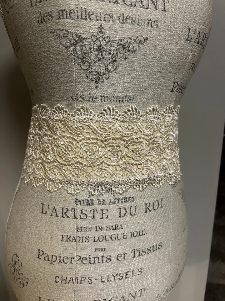 Corbatas de cinturón vintage de encaje crema imitación cuero cincha cintura casa romántica Foto 3 de 4