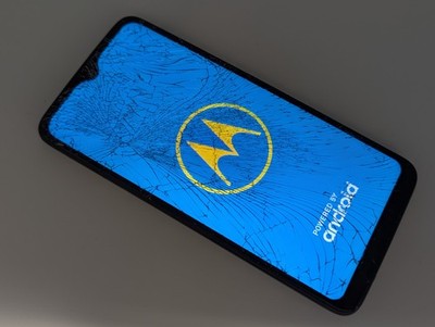 2x Motorola Smartphone Moto One Marco XT2016-1,  Moto Z XT1650-3 DEFEKT Konvolut