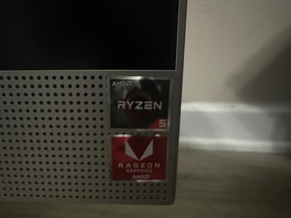 PC todo en uno HP 24-dp0014 pantalla táctil Ryzen 5 3500U 12 GB Ram 1920x1080 PLATEADA Foto 4 de 4