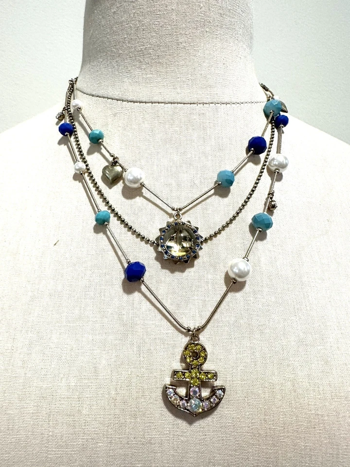 Collar de velero náutico Betsey Johnson con cuentas de ancla con cuentas de estrás  Foto 2 de 4
