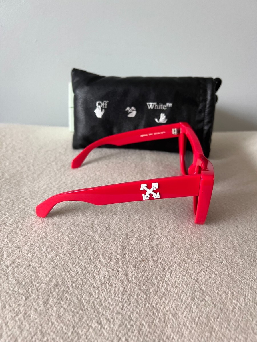 新品未使用 OFF-WHITE CAT EYE SUGLASSES 115830-sunglasses-angle-view.