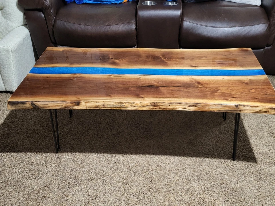 Mesa de río epoxi Foto 4 de 4