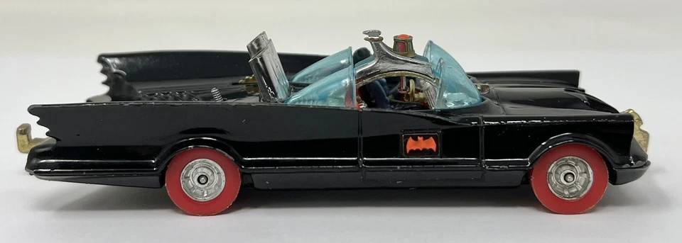 RARE Vintage 1972 Corgi 267 Batman Batmobile w/Trailer Red Tires Whizz Wheels - Image 4 of 4