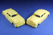 Plasticville - O-O27 - V-6 - 2 Original vintage Autos - Yellow - Excellent