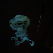 Untamed FINGERLING DOOM Glow In the Dark WowWee Fingerlings T-Rex Dinosaur