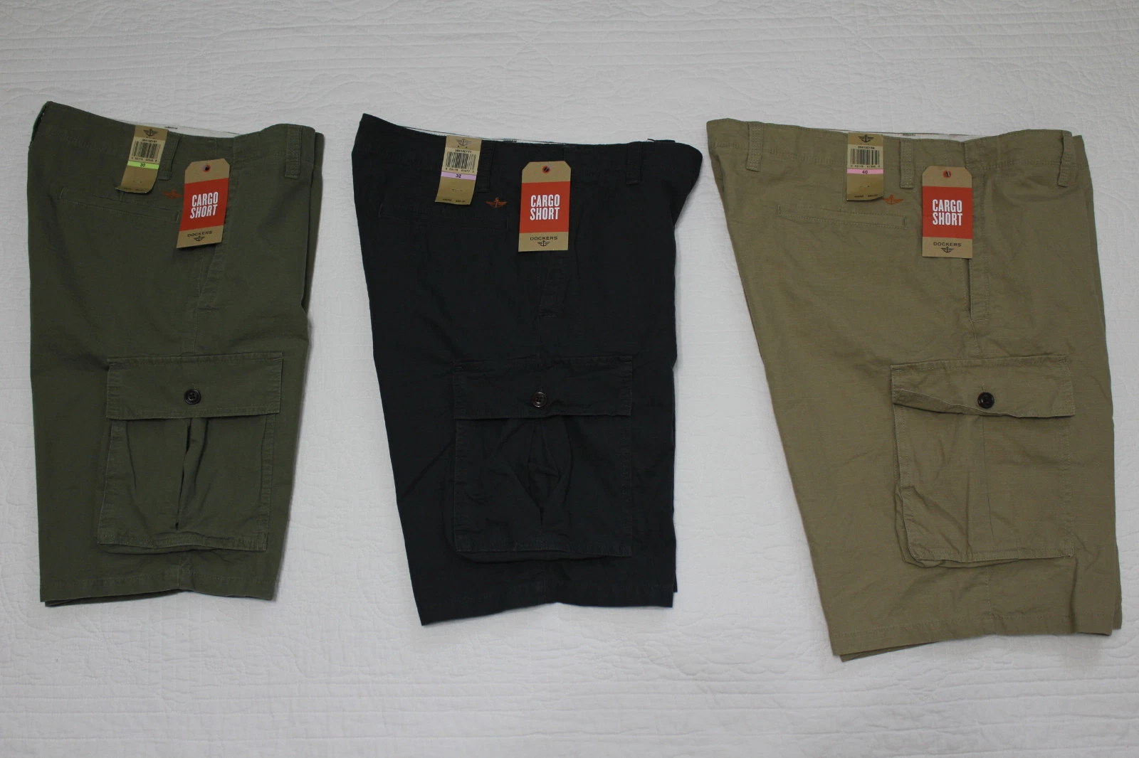 NEW MENS DOCKERS CARGO SHORTS VARIOUS COLORS & SIZES 30,40,42 NWT retail $50