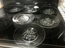 Imperial Glass Co. Vintage Jeannette Glass 8' Cherry plates (set of 6