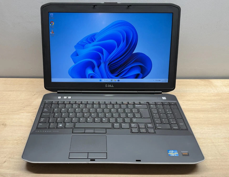 Dell Latitude E5530 15.6" Inch Laptop Computer - Windows 11, Office 365, SSD - Image 2 of 4
