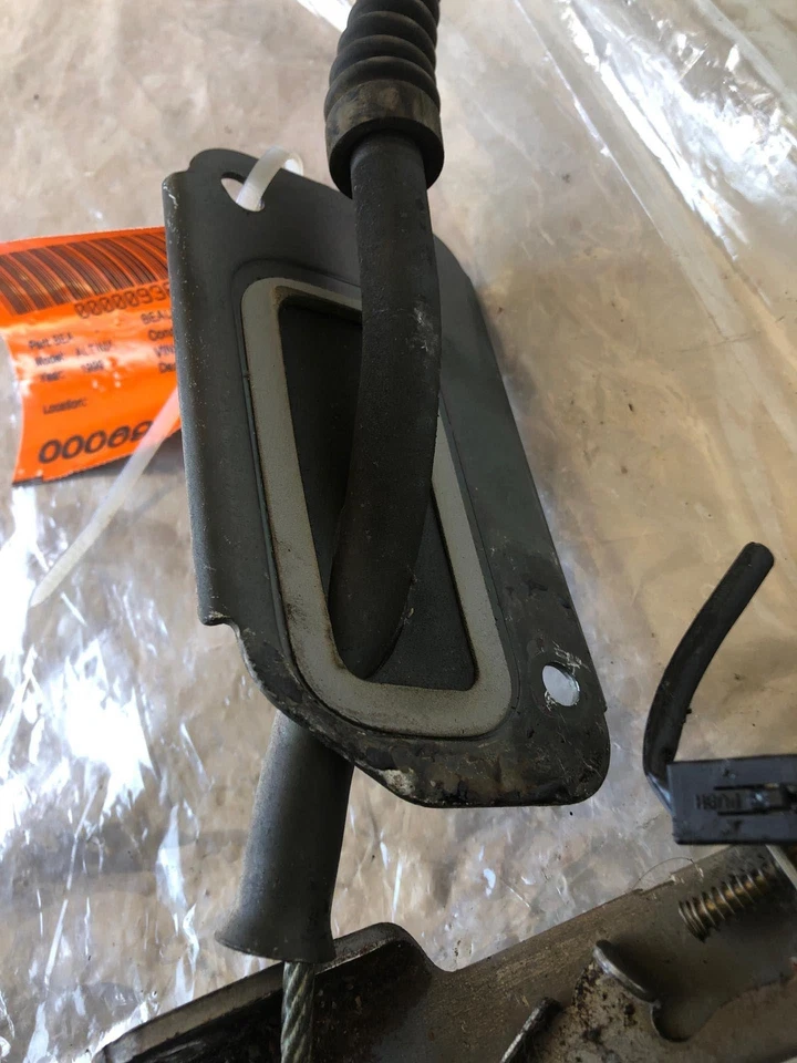 Nissan Altima GLE 1999 estacionamiento de emergencia tirar freno de mano palanca control mango Foto 4 de 4