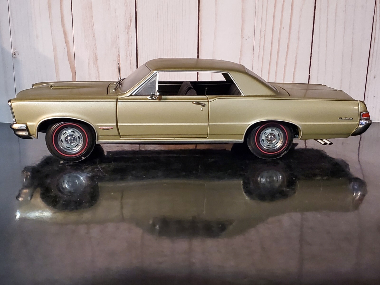 SUNSTAR PONTIAC 1964' 1/18 ポンティアックGTO sunstar 1/18 1965