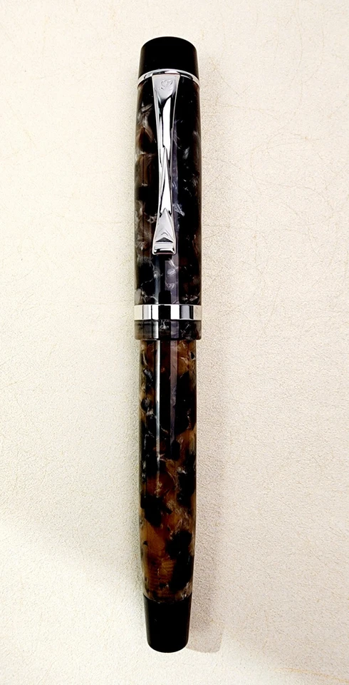 Pluma Estilográfica Laban Pinto Coal Flake RN-F788CF (Sin Caja/Papeles) Foto 4 de 4