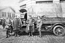Kvv-130 WWI, Army Service Corps Soldiers With Lorry, France. Photo
