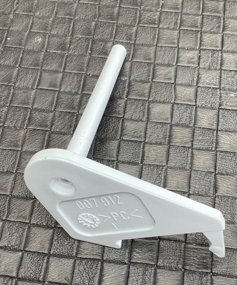 Genuine spool  holder for Bernina Artista 170 /180 sewing machine pin 007912 - Image 3 of 4