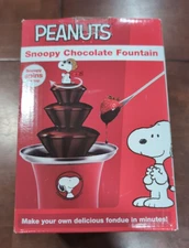 Snoopy Peanuts Chocolate Fountain - Snoopy Spins On Top *NEW / OPEN BOX*