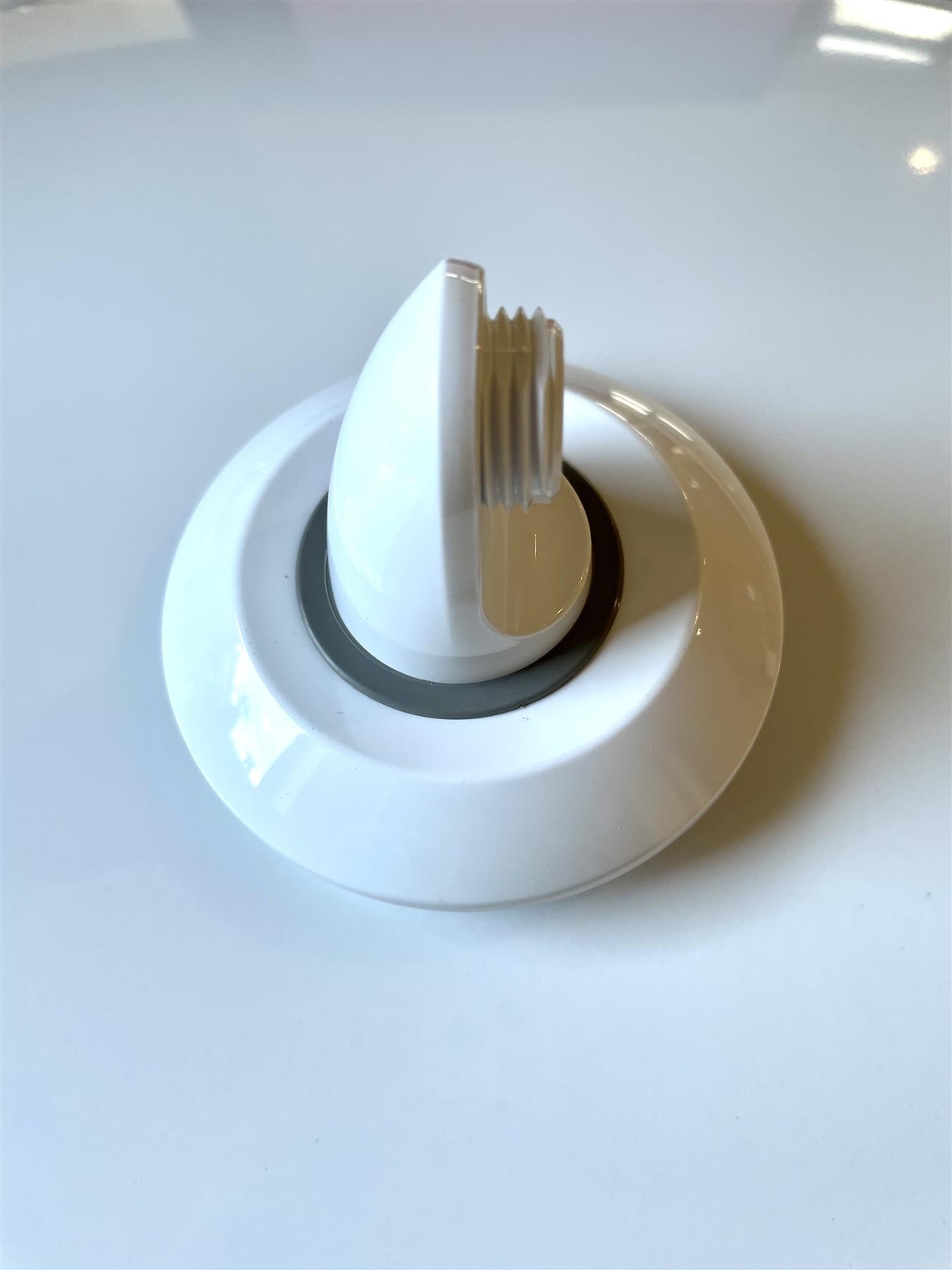Aqualisa 235016 wall outlet assembly - white